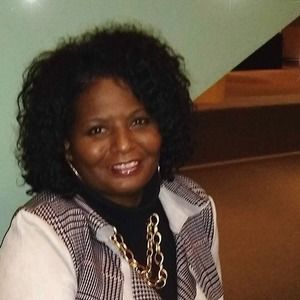 Meet your Posher, Dee-dee